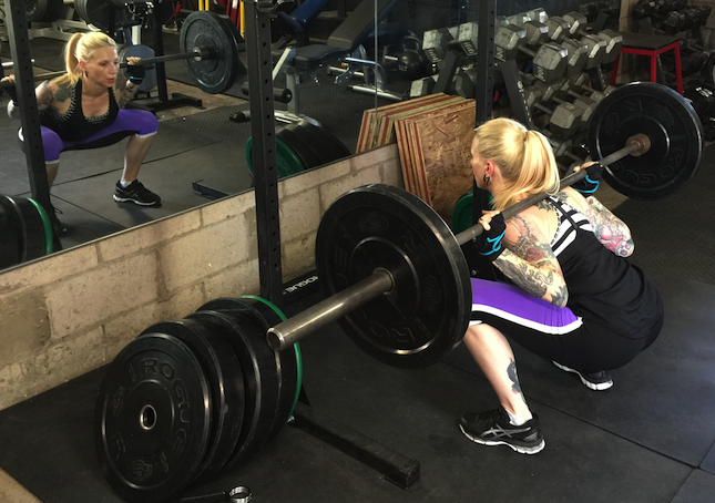 Anthropometry and AKD during squatting—(left): long legs/short